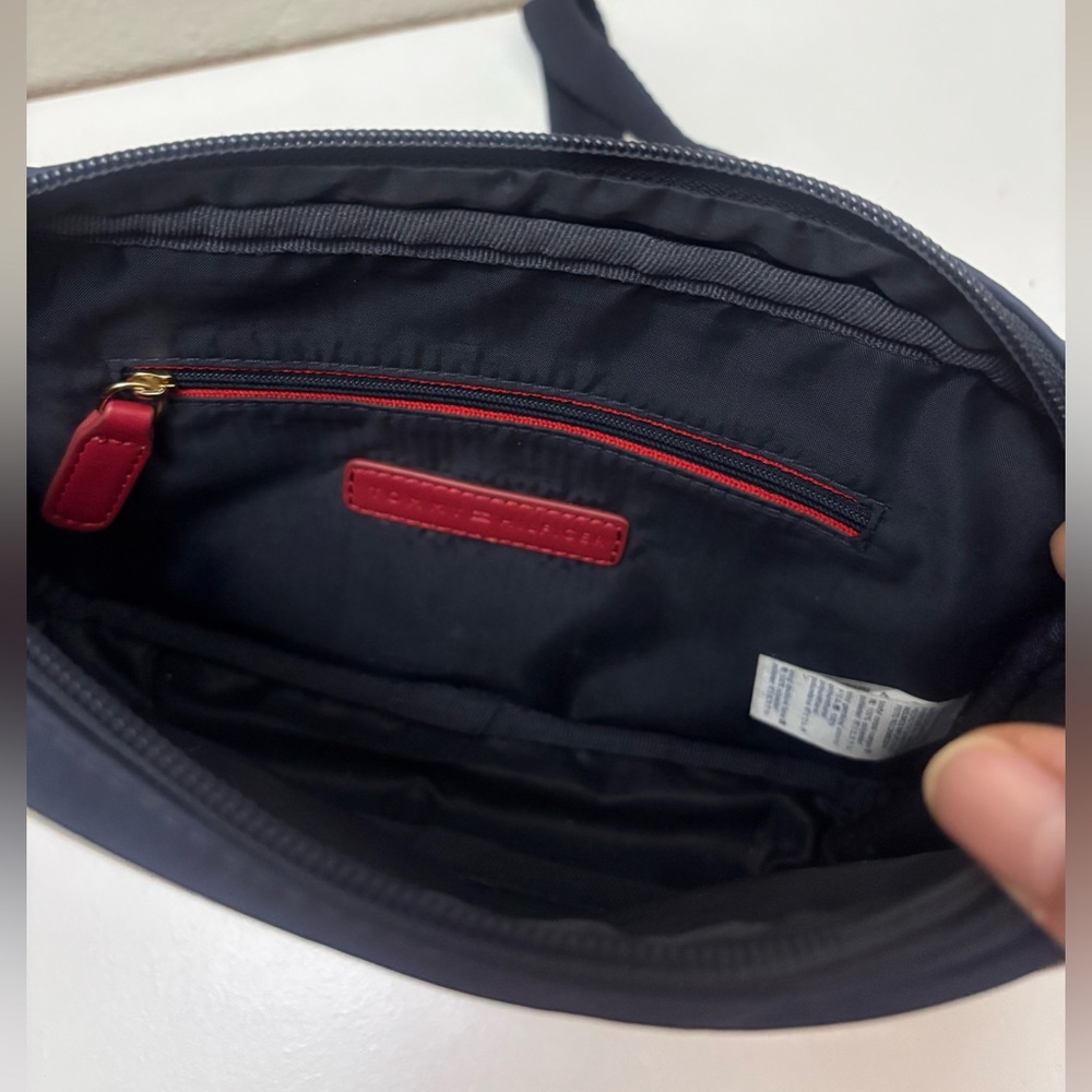 Tommy Hilfiger‎ Women's Navy and Red Crossbody Bag - Picture 3 of 6